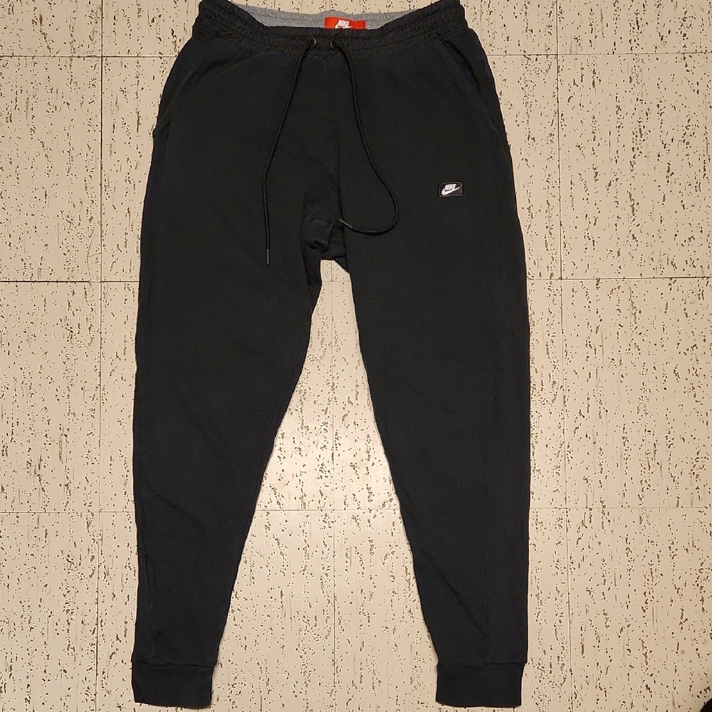 Nike Black Box Logo Jogger Slim Tapered Fit Sweatpants
